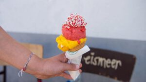 Climate-nreutral ice cream in Munich's ice-cream parlour "Eismeer"